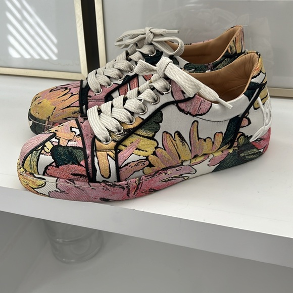 Embroidered Christian Louboutin sneakers - Picture 3 of 7